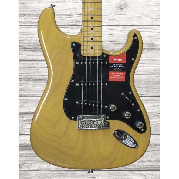 Guitarras formato ST Fender American Pro Strat Ash LTD Butterscotch Guitarras formato ST Fender American Pro Strat Ash LTD Butterscotch