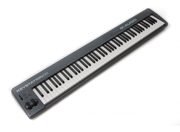M-Audio Keystation 88 MkII
M-Audio Keystation 88 MkII com 88 Teclas de tamanho completo semi ponderadas sensíveis à velocidade
Ligação USB-MIDI para tocar instrumentos virtuais, controlar software de gravação e mais
Saída MIDI de 5 pinos para acionar dispositivos MIDI externos
Transporte e botões direcionais permitem-lhe operar a sua DAW a partir do teclado
Pitch bend, modulação e controles de oitava para desempenhos expressivos
Alimentação USB e suporta conectividade plug-and-play para o seu Mac ou PC
Design leve para instalação fácil e portabilidade
Compatibilidade iOS utilizando o Kit de Ligação Apple iPad Camera (vendido em separado)
Inclui o Ableton Live, um poderoso software de desempenho e criação musical
Inclui o SONiVOX Eighty-Eight Ensemble, um instrumento virtual de piano que captura um piano de 9 pés CD327 Steinway
Inclui o AIR Music Tech Xpand!2, uma workstation multi timbre tudo em um
M-Audio Keystation 88 MkII
M-Audio Keystation 88 MkII com 88 Teclas de tamanho completo semi ponderadas sensíveis à velocidade
Ligação USB-MIDI para tocar instrumentos virtuais, controlar software de gravação e mais
Saída MIDI de 5 pinos para acionar dispositivos MIDI externos
Transporte e botões direcionais permitem-lhe operar a sua DAW a partir do teclado
Pitch bend, modulação e controles de oitava para desempenhos expressivos
Alimentação USB e suporta conectividade plug-and-play para o seu Mac ou PC
Design leve para instalação fácil e portabilidade
Compatibilidade iOS utilizando o Kit de Ligação Apple iPad Camera (vendido em separado)
Inclui o Ableton Live, um poderoso software de desempenho e criação musical
Inclui o SONiVOX Eighty-Eight Ensemble, um instrumento virtual de piano que captura um piano de 9 pés CD327 Steinway
Inclui o AIR Music Tech Xpand!2, uma workstation multi timbre tudo em um