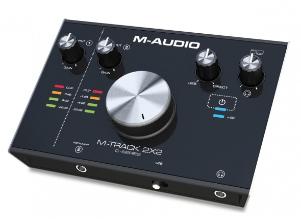 M-Audio M-Track 2x2
Interface áudio USB de dois canais;
24-Bit/1 92 kHz;
1x XLR/TR Entrada Combo (Entrada 1);
Comutável 48V Phantom Power;
1x Entrada Instrumento 1/4" TRS (Entrada 2);
2x Line-Out 1/4" TRS (seletor de controlo de volume para saídas 1 e 2);
Saída para auscultadores;
Alimentado via USB;
Software incluído através de downloads: Steinberg Cubase LE; AIR Creative Collection FX (20 World Class FX AU/VST plugins as made famous by Pro Tools); AIR Strike; AIR Xpand!2 e AIR Mini Grand;
Requisitos do sistema: USB 2.0 ou USB-C; Win 7 (32 ou 64 bit), Mac OS X 10.8 ou superior;
Dimensões: 198 x 71 x 152 mm (W x H x D);
Peso: 0,9 kg.
M-Audio M-Track 2x2
Interface áudio USB de dois canais;
24-Bit/1 92 kHz;
1x XLR/TR Entrada Combo (Entrada 1);
Comutável 48V Phantom Power;
1x Entrada Instrumento 1/4" TRS (Entrada 2);
2x Line-Out 1/4" TRS (seletor de controlo de volume para saídas 1 e 2);
Saída para auscultadores;
Alimentado via USB;
Software incluído através de downloads: Steinberg Cubase LE; AIR Creative Collection FX (20 World Class FX AU/VST plugins as made famous by Pro Tools); AIR Strike; AIR Xpand!2 e AIR Mini Grand;
Requisitos do sistema: USB 2.0 ou USB-C; Win 7 (32 ou 64 bit), Mac OS X 10.8 ou superior;
Dimensões: 198 x 71 x 152 mm (W x H x D);
Peso: 0,9 kg.