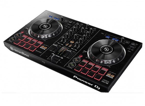 Controladores DJ Pioneer DDJ-RB
Controlador de dois canais
16 pads retro-iluminados
Inclui software Rekordbox DJ
Jog wheel em aluminio de grande desempenho
A Pioneer aumenta a sua gama de controladores para rekordbox dj com o novo modelo DDJ-RB.
Controladores DJ Pioneer DDJ-RB
Controlador de dois canais
16 pads retro-iluminados
Inclui software Rekordbox DJ
Jog wheel em aluminio de grande desempenho
A Pioneer aumenta a sua gama de controladores para rekordbox dj com o novo modelo DDJ-RB.